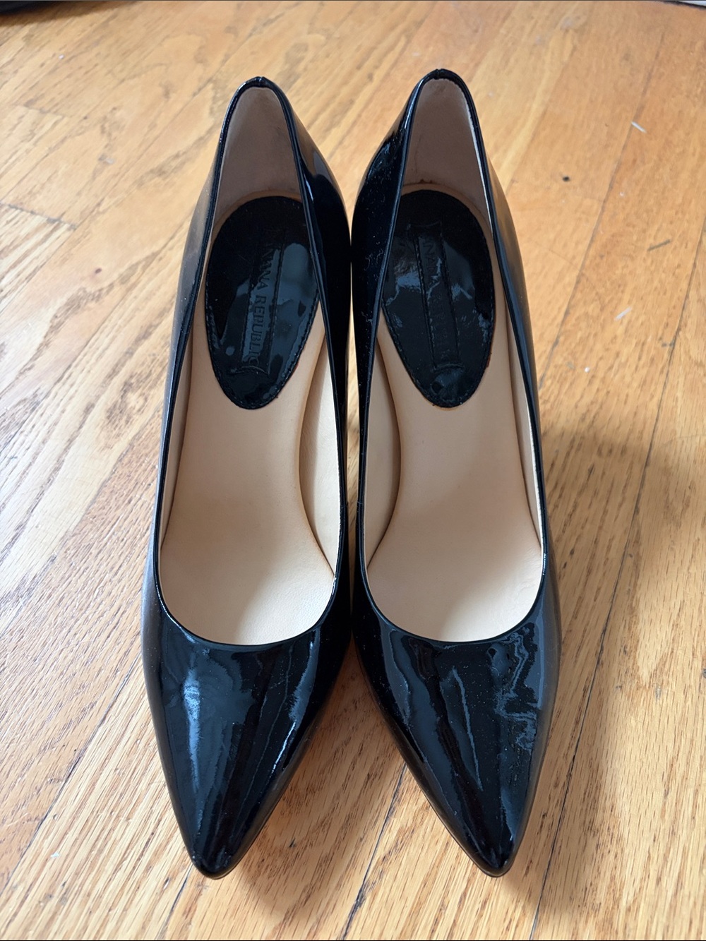 Banana Republic Black Patent Pointed-Toe Pumps size 8